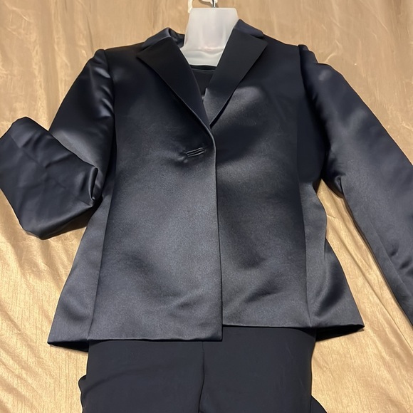 #10 Tahari By Arthur Levine 3 pc Suit set - Picture 2 of 6